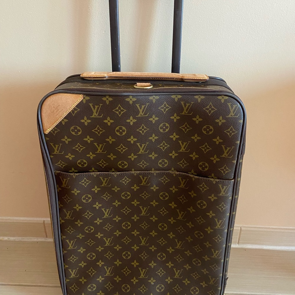 Authentic Louis Vuitton pegase 55 carry on suitcase